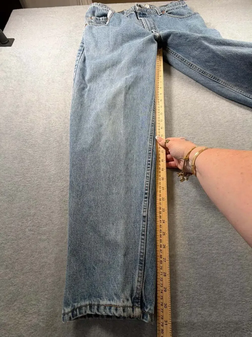 Vintage Levi's 560 Loose Fit Tapered Leg Jeans Men's 38x32 Light Wash